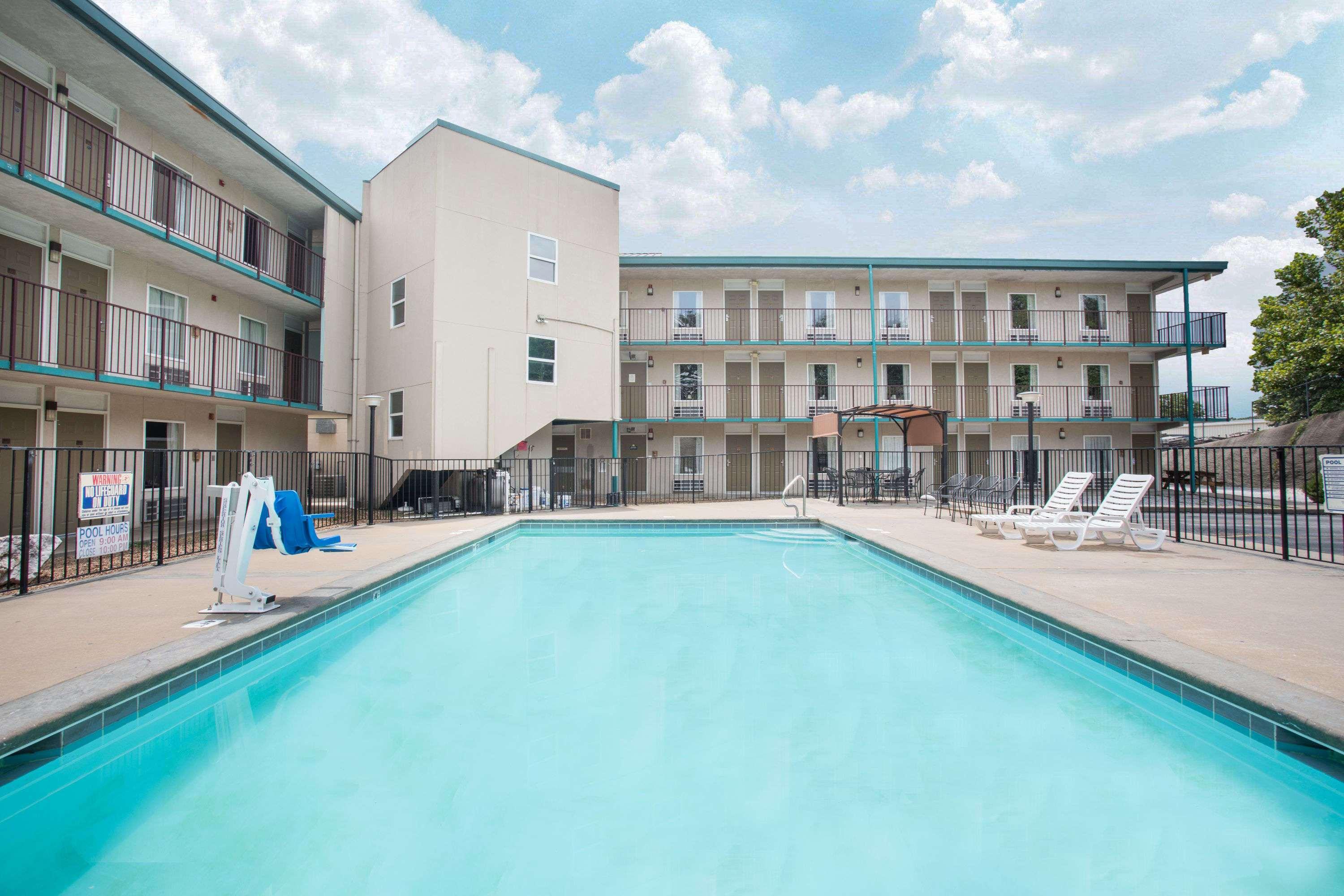 Days Inn By Wyndham Harrison Εξωτερικό φωτογραφία