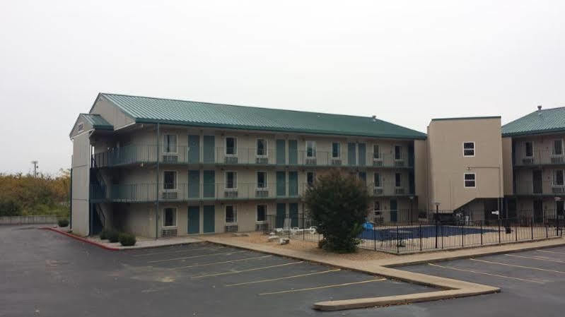 Days Inn By Wyndham Harrison Εξωτερικό φωτογραφία